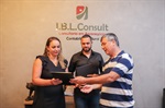 Entrega da homenagem aconteceu na sede da empresa, na rua Treze de Maio, 1421