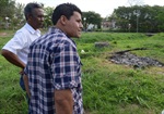 João Manoel visita área ao lado de igreja no Jardim Itapuã