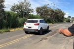 Ofício endereçado à Sema aponta necessidade de operação tapa-buracos, sinalização de lombadas e limpeza dos canteiros da estrada Piracicaba-Anhumas