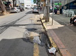 Buracos na rua do Rosário