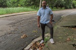 Mato alto, galhos, calçadas danificadas estão entre os problemas identificados