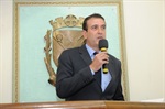 Luciano Almeida ao discursar, na tribuna