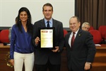 Homero Scarso, pelo Ciesp Piracicaba, prestou homenagem a Luciano Almeida
