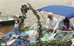 Imagem de Nossa Senhora dos Navegantes, que acompanha as embarcações desde dos anos 2000, acompanhada pelo do Bispo Diocesano Dom Moaccyr José Vitti