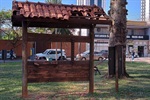 Vereador aponta serviços de manutenção em praça