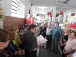 Funcionários, fregueses e amigos foram homenageados por vereador