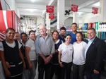 Funcionários, fregueses e amigos foram homenageados por vereador