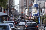 Rua Governador Pedro de Toledo (antiga rua do Comércio) em dezembro de 2023