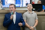 A entrega da moção de aplausos 184/2024 aconteceu no início da 65ª Reunião Ordinária, no Plenário "Francisco Antonio Coelho"