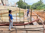 Vereadora acompanha retirada do lodo na ETA Luiz de Queiroz