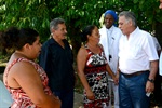 Prefeito e vereadores conversam com moradores da região