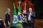 Durante o curso, foi realizada atividade prática para se colocar as bandeiras na ordem correta de precedência. Na foto, a bandeira do município e do estado foram propositalmente invertidas