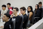 Alunos das turmas 165 e 171, que participaram do Conheça o Legislativo na manhã desta quarta-feira (2)