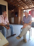 Gilmar Rotta e Francisco Canale conversam sobre as melhorias da iluminação do bairro