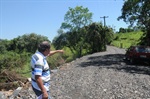 Trecho que havia desbarrancado agora tem o suporte de pedras
