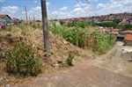 Na rua Nova, vereador aponta nessecidade de corte do mato alto, limpeza e retirada de entulho