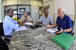 Vidal aproveitou reunião para informar João Manoel de benfeitorias no Jd. Bartira
