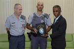 Entrega de moção de aplauso a PM