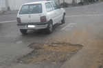 Parlamentar constatou problemas na rua Natal Meira Barros