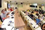 Vereadores e representantes de deputados participaram de reunião