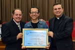 Ator Raul Rozados sendo homenageado