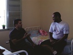 André Bandeira com o coordenador da ONG, Paulo Henrique Soares