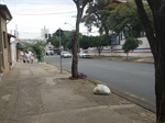 Faixa em ambos sentidos prejudica acesso ao hospital