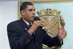 Paulo Campos contando a história do bairro