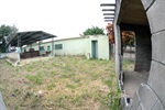 Quartinho na área externa do Centro Comunitário tem abrigado usuários de drogas