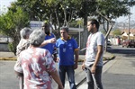 Acompanhada de sua equipe de gabinete, Madalena conversou com moradoras do bairro