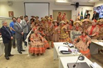 Grupo lotou o Plenário Francisco Antonio Coelho na noite desta segunda-feira