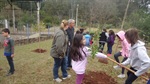 A escola aproveitou a iniciativa do vereador para desenvolver um projeto voltado ao meio ambiente 