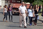 Vereador participa de irrigação de mudas no Costa Rica