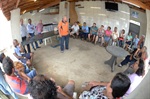 Cerca de 40 moradores acompanharam o anúncio de que a água do Semae começa a chegar ao Santa Isabel nesta semana