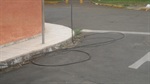 Fios e cabos elétricos caídos no Jardim Explanada preocupam moradores