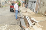 Erosão na rua Cosmópolis