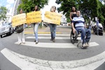 Cartazes alertavam a população sobre a necessidade de refletir sobre o tema