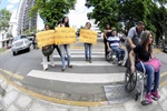 Cartazes alertavam a população sobre a necessidade de refletir sobre o tema