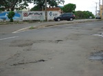 Recuperação da camada asfáltica na rotatória entre as avenidas Comendador Luciano Guidotti e Água Branca, bairro Higienópolis