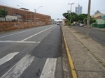 Trecho da avenida depois de o asfalto ser recuperado pela Prefeitura