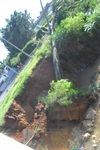 Chuva também fez barranco desmoronar na avenida Rio das Pedras