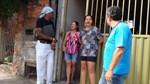 Acompanhada de sua assessoria, Madalena esteve nesta terça-feira no bairro Santo Antonio