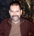 O artista plástico brasileiro Fábio Melo, radicado desde 1987 no Canadá