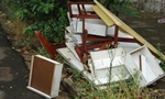 Móveis foram depositados na calçada