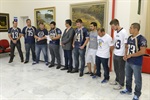 Entrega de homenagem ocorreu nesta segunda-feira (23)
