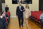 Juliano Junqueira de Andrade Prado, ao lado da esposa