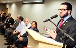 Erler discursa durante o evento