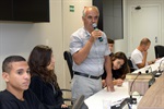 Conheça o Legislativo: Carlinhos alerta jovens sobre princípios de cidadania