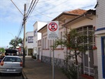 Prefeitura sinalizou solo com vaga exclusiva para embarque e desembarque de alunos