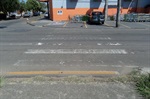 Faixa de pedestres em frente à Escola Benedito de Andrade antes da intervenção
